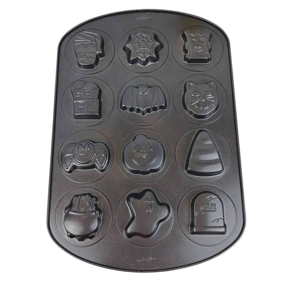 Wilton Halloween Cookie Treat Shapes Pan Mummy Cat Bat Ghost Spider Pumpkin